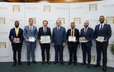 Premiación del Concurso de Economía 2024 del Banco Central Reconociendo el Talento Joven en Investigación Económica